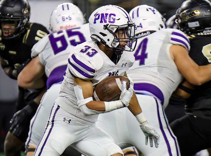 Port Neches Groves battles South Oak Cliff in the 2022 Class 5A Division II title.